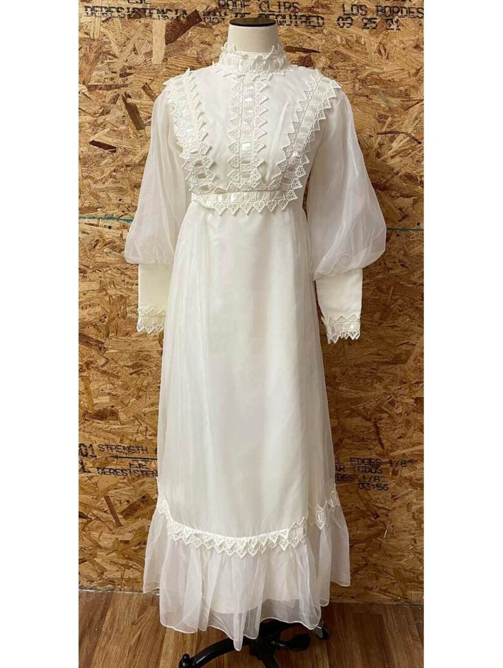 1970's Vintage Prairie Boho Wedding Dress XS / S Ribbon Lace Dreamy Maxi Dress